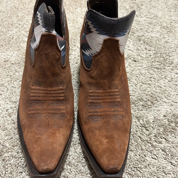 Ariat Women's Brown Western Ankle Boots Sz 10 Like New - Picture 2 of 6